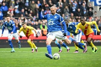 Ludovic Ajorque (C) scored as Strasbourg defeated Lens. AFP
