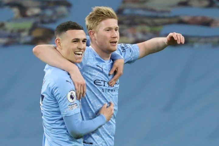 Five-goal Man City return to winning ways v Southampton
