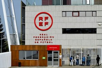 The Spanish government decided Thursday to create a commission to 'oversee' the country's scandal-hit football federation (RFEF) and try to pull it out of crisis.