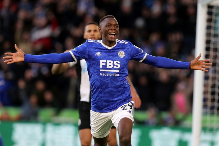 ï»¿Leicester thrash Newcastle, West Ham held with the aid of Burnley