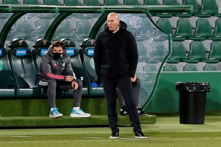 Zidane, testé négatif, sur le banc samedi à Pampelune