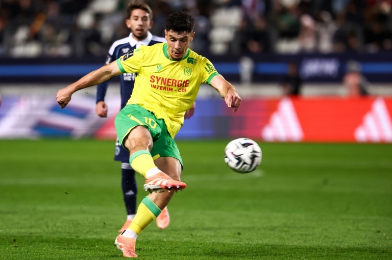 Le FC Nantes l'emporte au Paris FC (2-1) grâce à Abline en feu