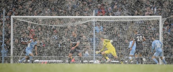 Sous la neige, Manchester City rayonne
