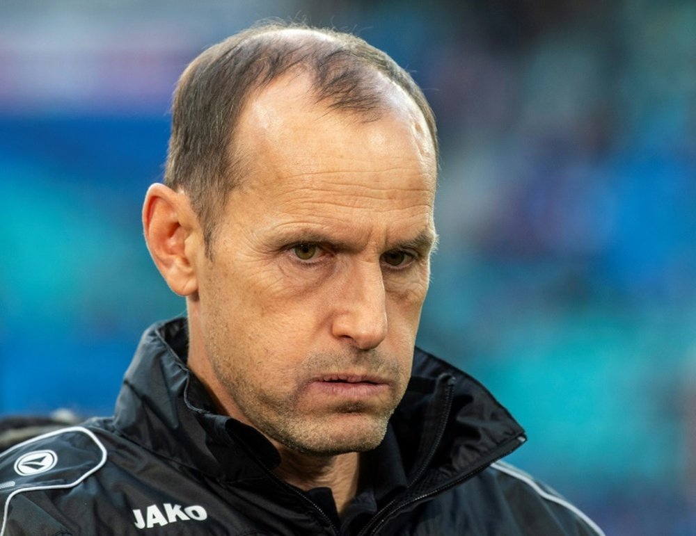 Bundesliga: l'entraîneur d'Augsbourg privé de la reprise pour du dentifrice. AFP