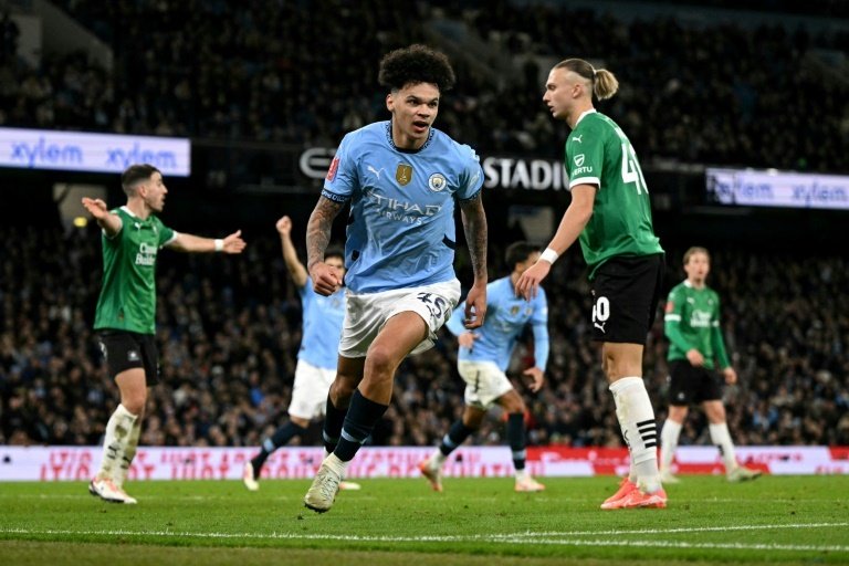 Manchester City renverse Plymouth et file en quarts