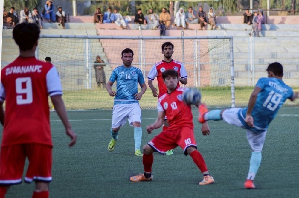 Le Royaume-Uni accueillera 35 footballeuses de l'équipe afghane junior. AFP
