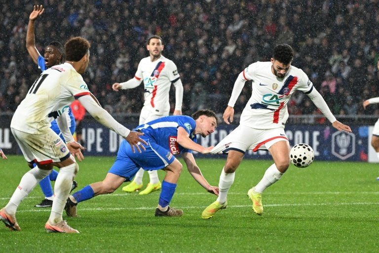 Pas de grosse surprise samedi en 32èmes de finale de Coupe de France, où les clubs de Ligue 1 ont tous assuré à l'image du Paris Saint-Germain, vainqueur de Fontenay-le-Comte (National 3) sur le score de 0-4.
