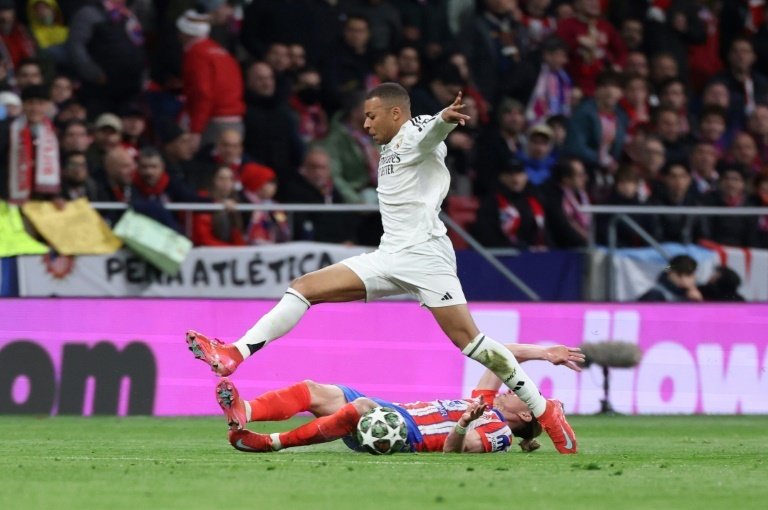 Le Real Madrid toujours en vie mais les alertes se multiplient