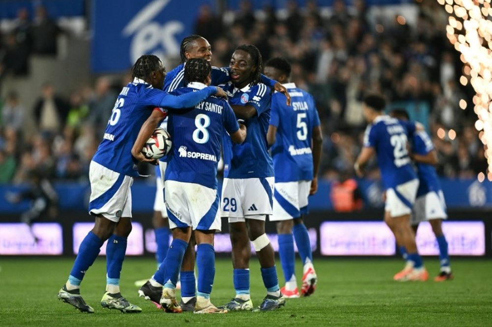 La joie des joueurs de Strasbourg lors du match de Ligue 1 face à l'OL. AFP