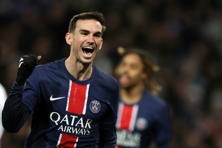 Le PSG assure l'essentiel à Toulouse grâce à Fabian Ruiz