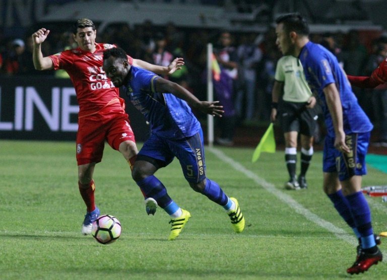 Indonésie : Essien sans permis de travail