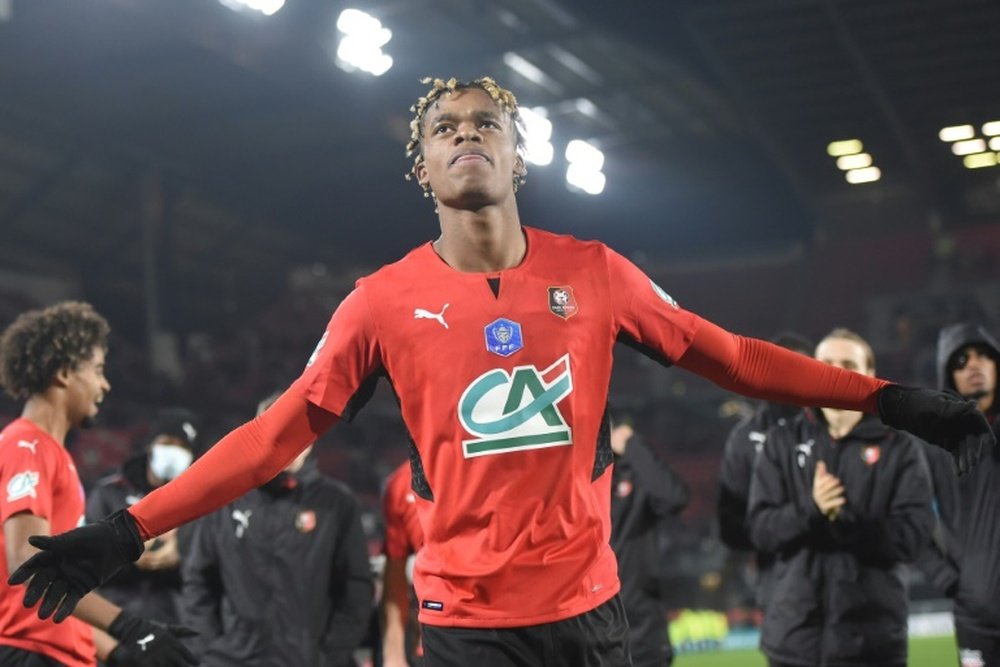 Entre défense et relance, la révélation Warmed Omari à Rennes. afp