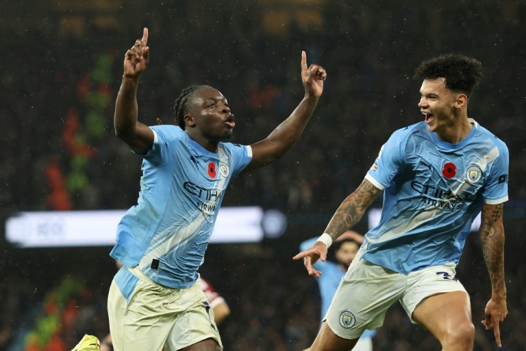 Manchester City corrige Liverpool et menace Arsenal