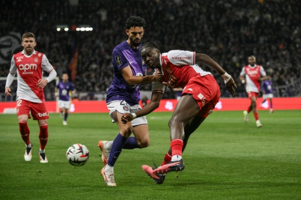 Messali et Mawissa lors du match nul entre Toulouse et l'AS Monaco. AFP