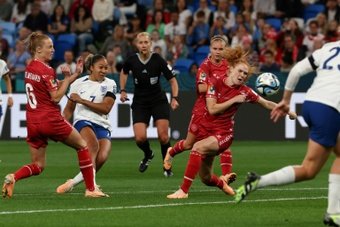 L'Angleterre, championne d'Europe, a battu le Danemark (1-0) vendredi à Sydney au bout d'un match serré et se rapproche des huitièmes de finale.