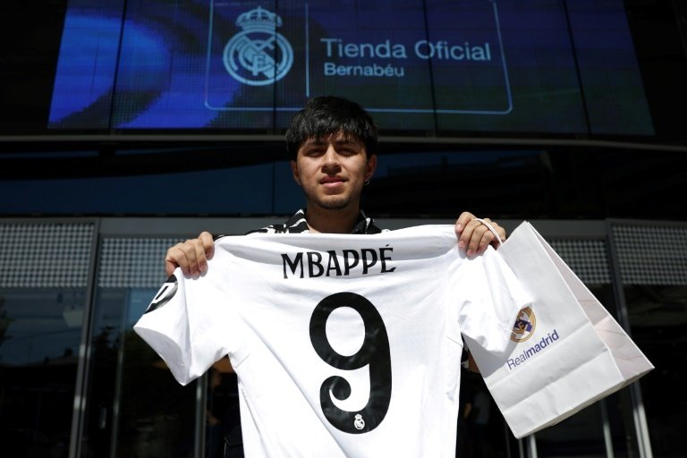 À Madrid, les fans peuvent s'offrir le maillot officiel de Mbappé