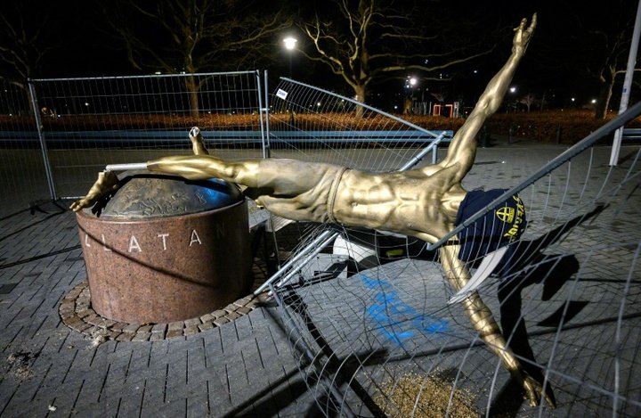 La statue d'Ibrahimovic déboulonnée en Suède