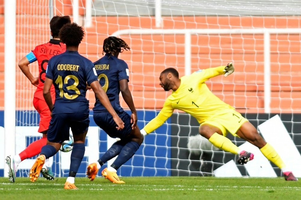Les Bleuets ratent leurs débuts, battus par la Corée (2-1). AFP