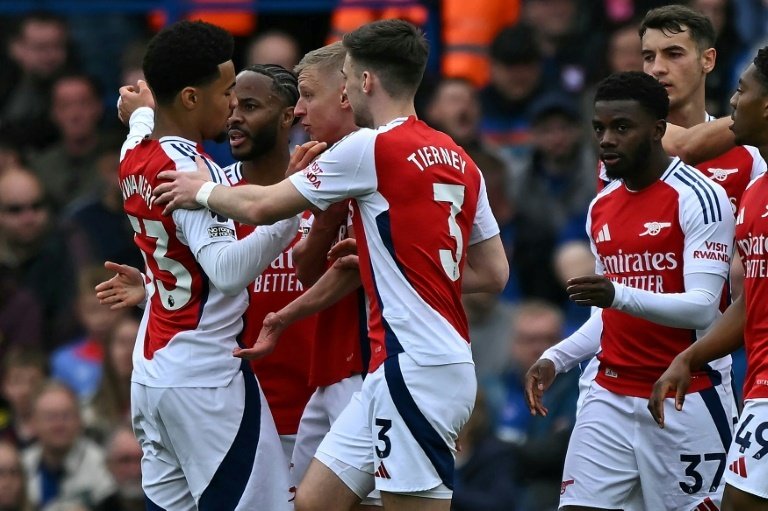 Arsenal à fond, Chelsea à réaction