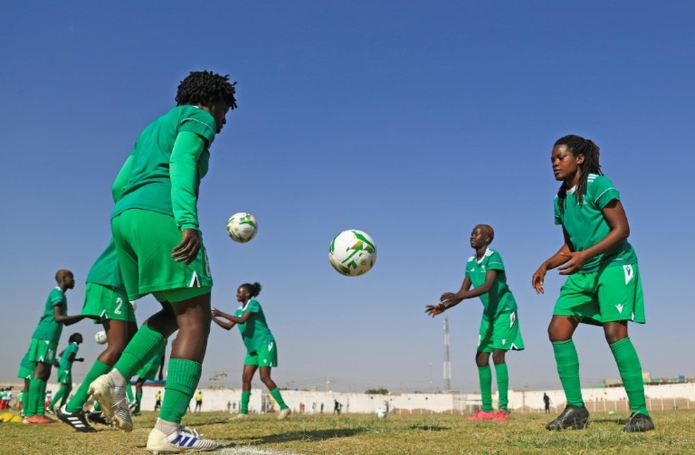 Au Soudan du Sud, le football aide les filles à appréhender leurs règles. AFP