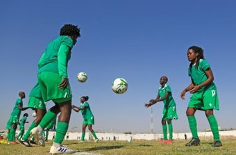 Il est plus facile de parler de ses règles dans l'intimité de la vie d'une équipe féminine de football; la Fifa développe au Soudan du Sud un projet pilote pour aider les filles et les femmes sur cette question parfois taboue.