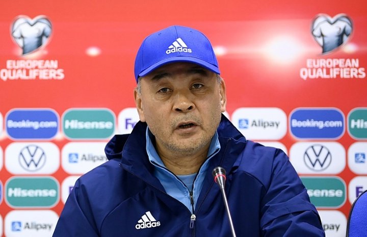 Le sélectionneur du Kazakhstan ne s'inquiète pas pour les Bleus