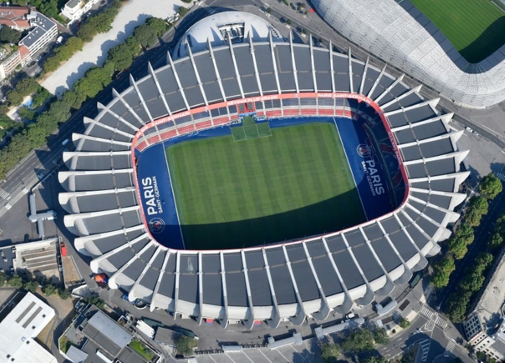 Vue aérienne du Parc des princes à Paris, le stade du PSG. AFP