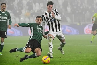 Vlahovic titulaire pour sa première en C1 avec la Juventus, Zakaria remplaçant. afp