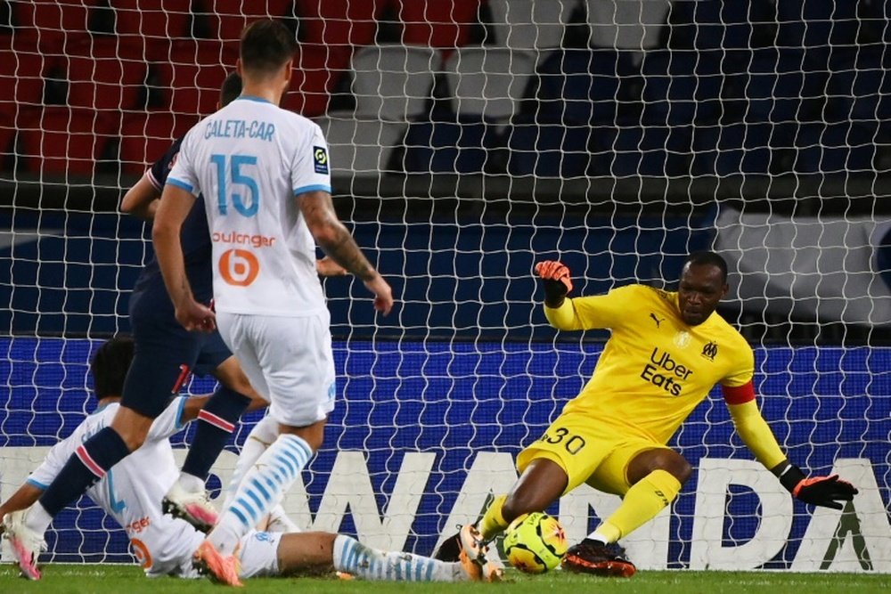 Mandanda-Maignan, duel au sommet d'un choc attendu. AFP