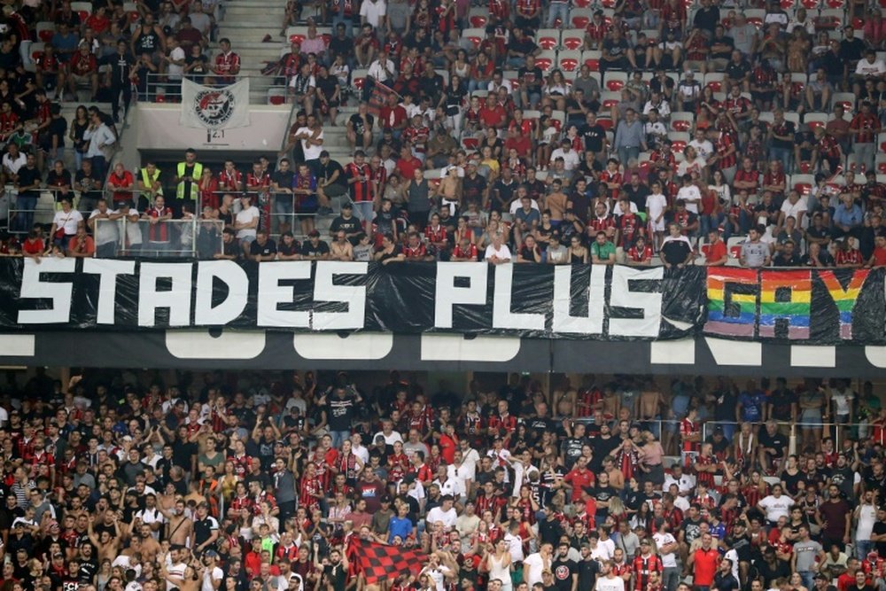 Nice et Marseille sanctionnés pour des chants de supporters discriminants. AFP