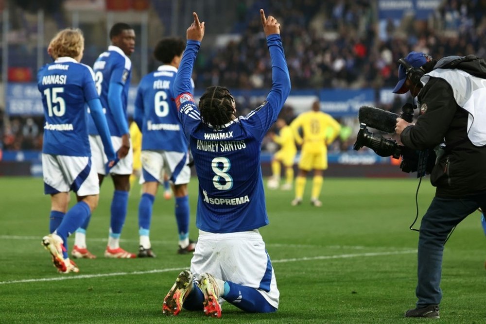 Le joueur brésilien de Strasbourg Andrey Santos fête le 2ème but. AFP