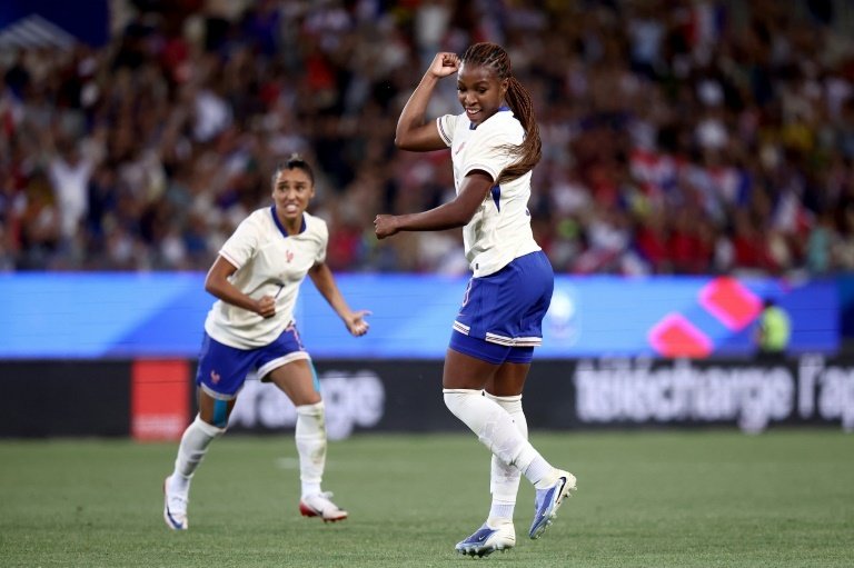 Les 'Bleues' jouent avec le feu mais réussissent leur dernier test face au Brésil