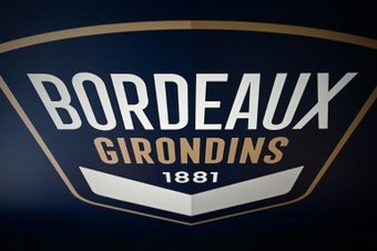 Bordeaux a subtilisé la place de leader du championnat de Ligue 2 à Amiens grâce à son succès à Laval lundi 2 à 1 en clôture de la dixième journée. 