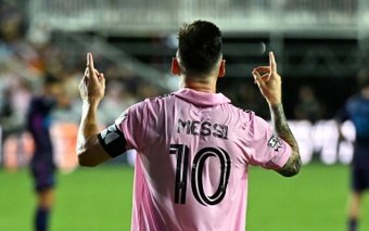 Un nouveau but du champion du monde argentin Lionel Messi, le 8ème en cinq matches, a permis à l'Inter Miami de se qualifier pour les demi-finales de la Leagues Cup en écrasant Charlotte 4-0, vendredi à Fort Lauderdale, en Floride.