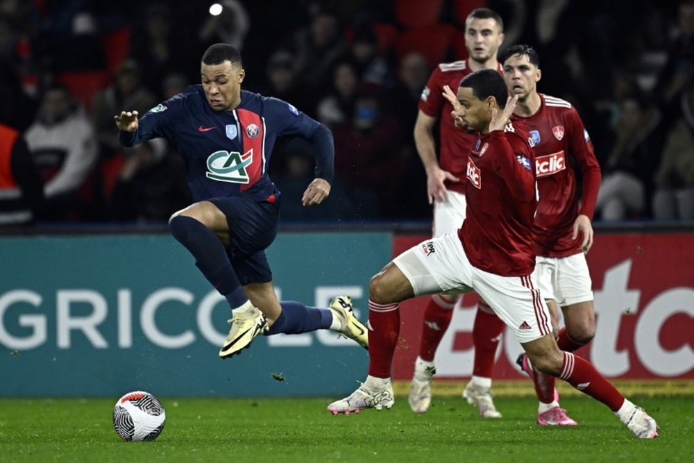 Coupe de France : Paris finit par prendre le large contre Brest. AFP