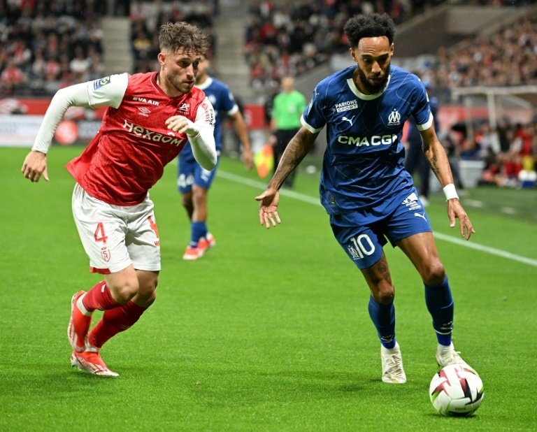 Marseille chute à Reims (1-0) et s'éloigne de l'Europe