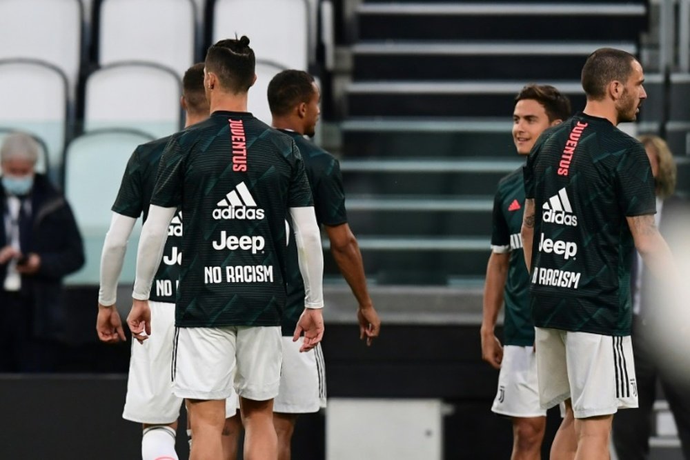 Juventus et AC Milan avec des messages anti-racistes à l'échauffement. AFP