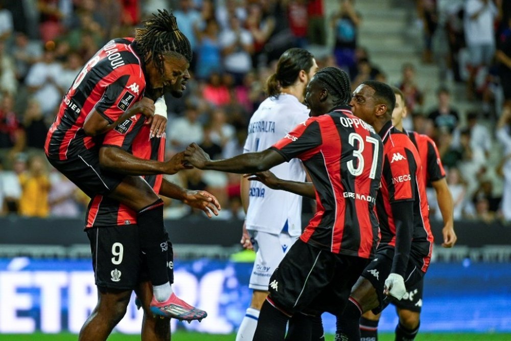 Les joueurs de l'OGC Nice célèbrent leur victoire face à Auxerre. AFP