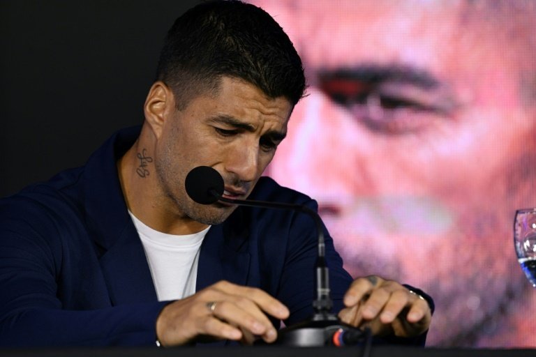 Une morsure, un arrêt salvateur de la main et énormément de buts: le légendaire attaquant uruguayen Luis Suarez a annoncé lundi soir qu'il jouerait son dernier match avec la Celeste vendredi contre le Paraguay, dans son pays, à 37 ans.