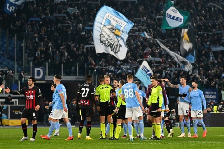 Italie: l'AC Milan laminé par la Lazio (4-0) et lâché par Naples