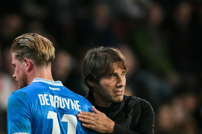 Italie: à Naples, un air de déjà-vu pour Conte?