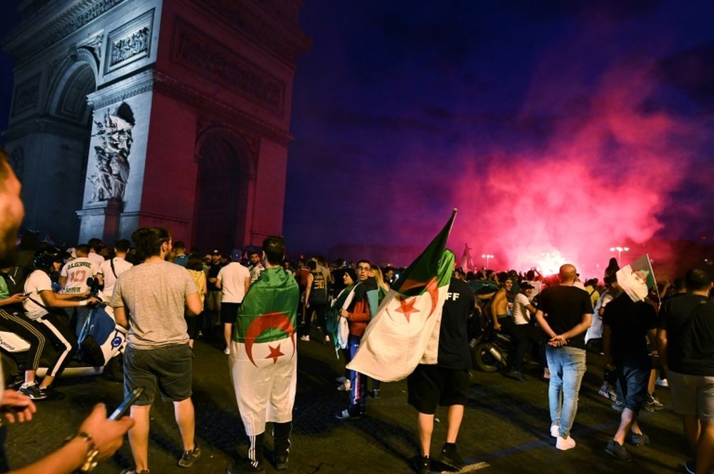 De Marseille aux Champs-Elysées, les fans des Fennecs y croient. AFP