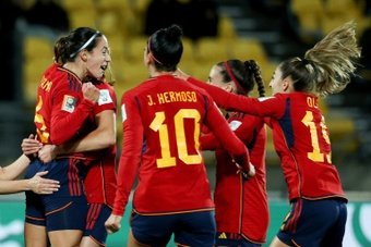L'Espagne, sans la Ballon d'or Alexia Putellas durant une grande partie du match, a facilement battu vendredi à Wellington le Costa Rica (3-0), dépassé par le rythme des Espagnoles déjà en jambes en début de Mondial.
