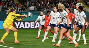 Les Etats-Unis, tenus en échec par le Portugal (0-0), mardi à Auckland, terminent à la deuxième place de leur groupe au Mondial féminin, un mini-séisme qui complique leur parcours en vue du triplé qu'elles convoitent.