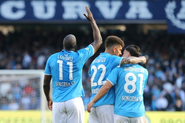 Serie A: La Juventus tombe de haut, Naples reste dans le coup