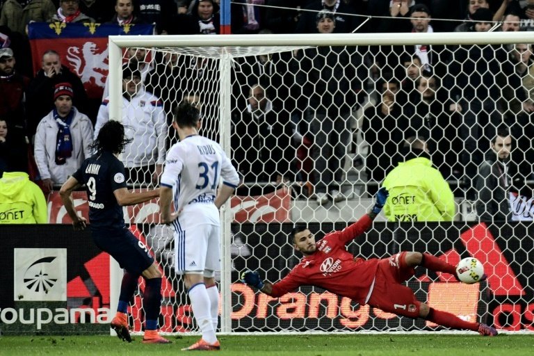 Ligue 1 : Paris croque Lyon et menace Nice, comme Monaco