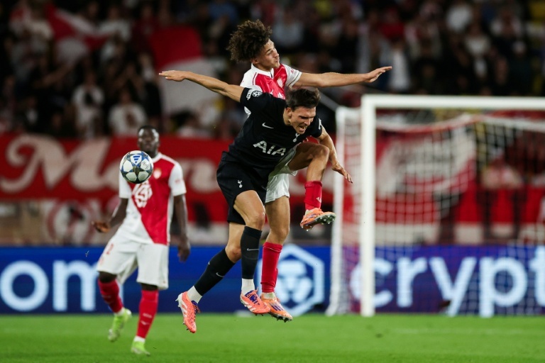 Monaco bute sur Tottenham Hotspur et un grand Vicario