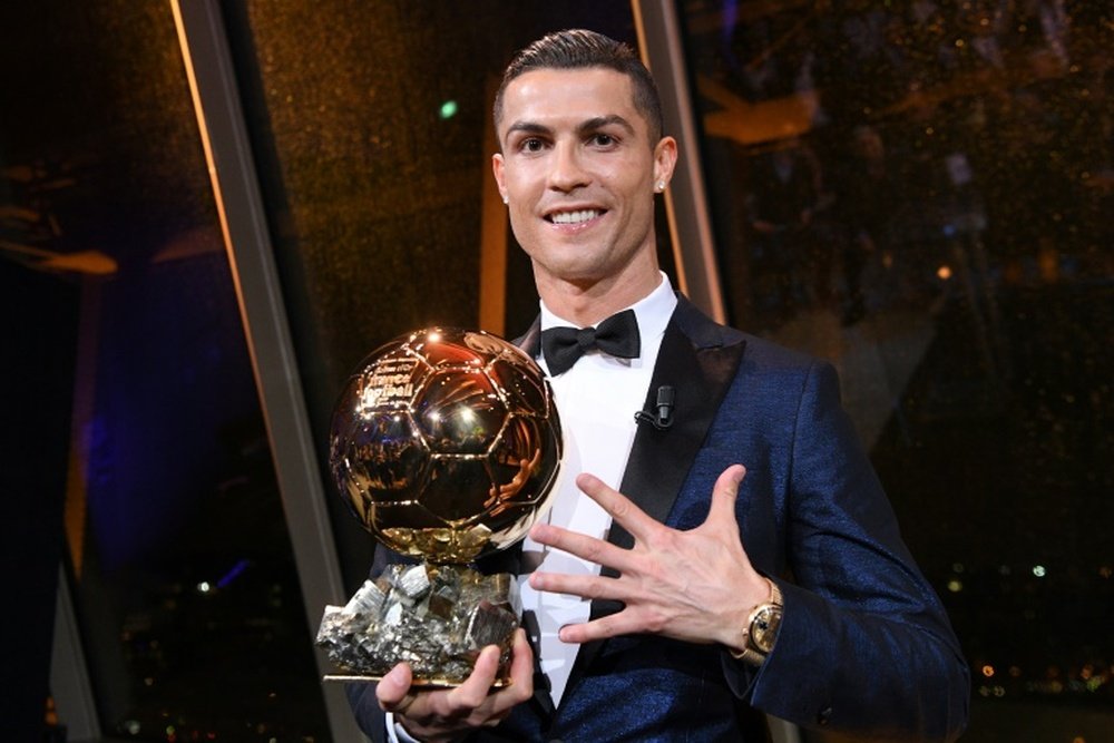 Le successeur de Cristiano Ronaldo, lauréat du Ballon d'Or 2017 le 8 décembre à Paris. AFP