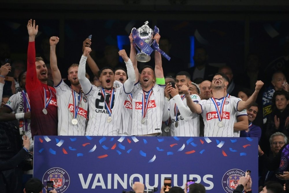 Toulouse remporte la Coupe de France en assommant Nantes. AFP