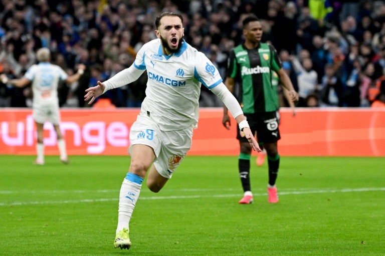 Lens perd la tête à Marseille au profit du PSG, Rennes surpris par Lorient